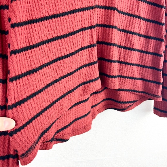 ARIZONA | 🐅 Orange & Black Striped Thermal-Style Long-Sleeved Sweater - Picture 9 of 10